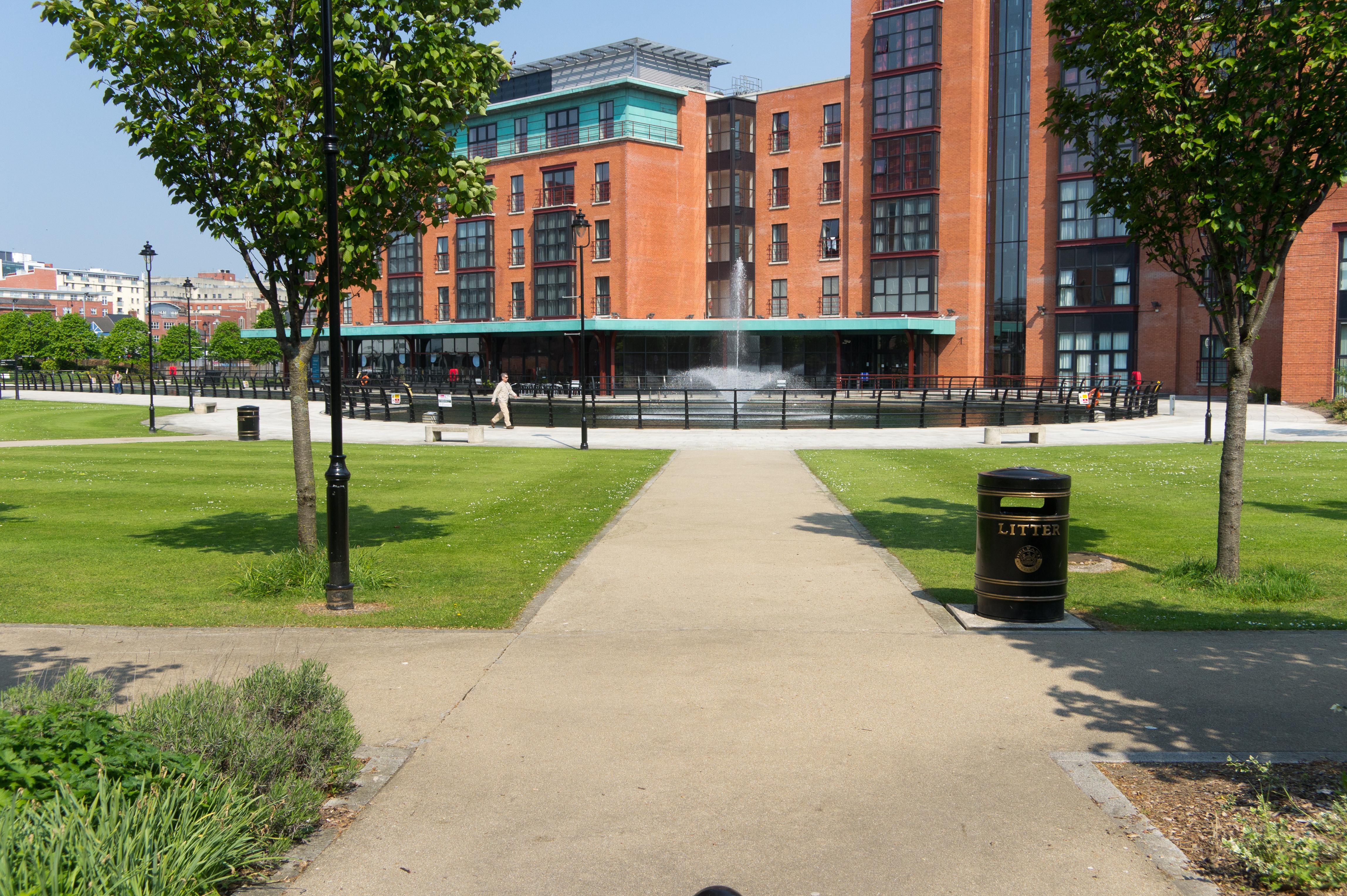 Radisson Blu Hotel Belfast Exterior foto